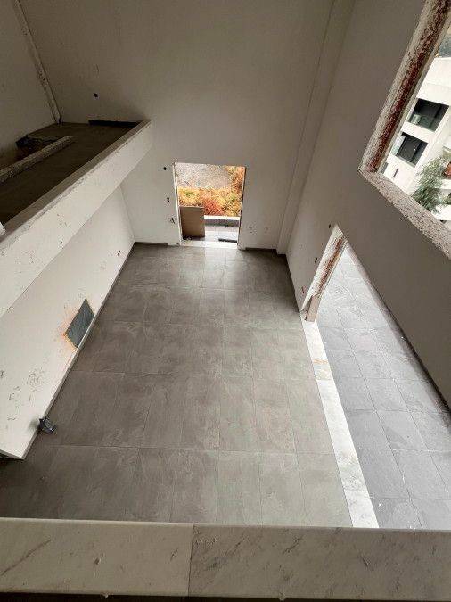 Kathistiko kai koyzina.