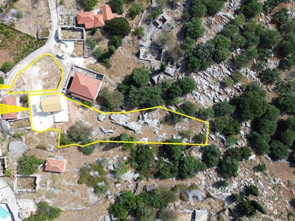 Outlined border of the property