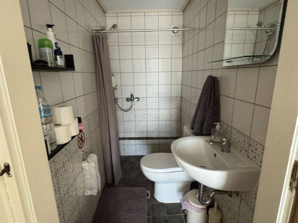 En-suite bathroom
