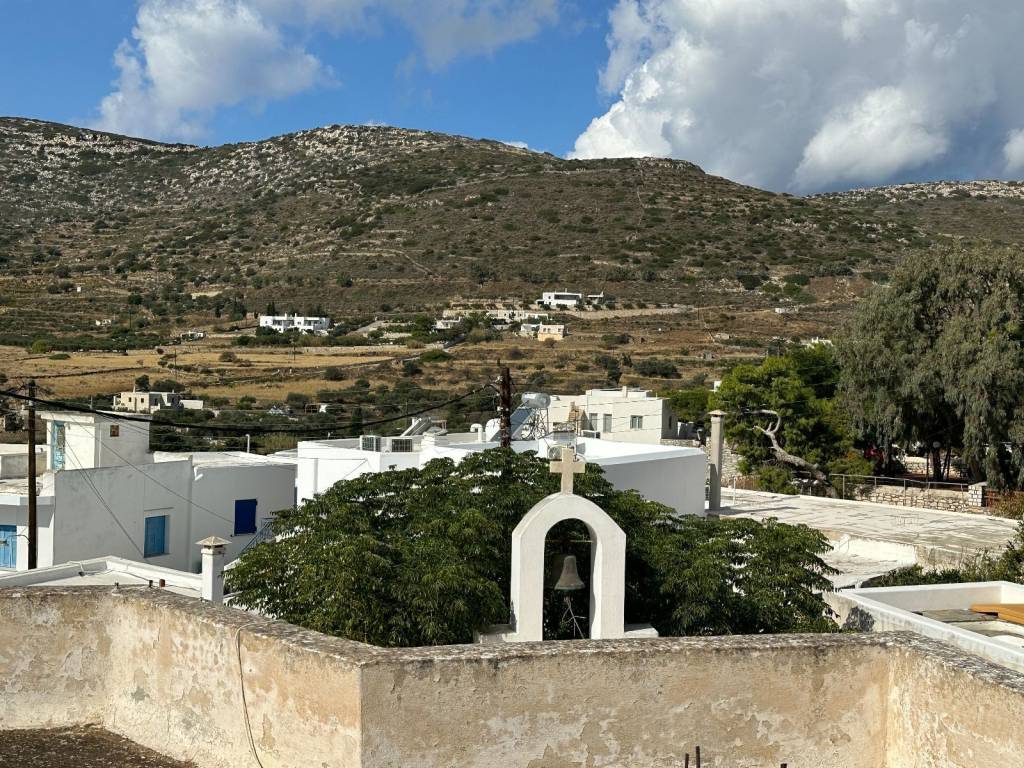 THea apo ten taratsa toy ktirioy