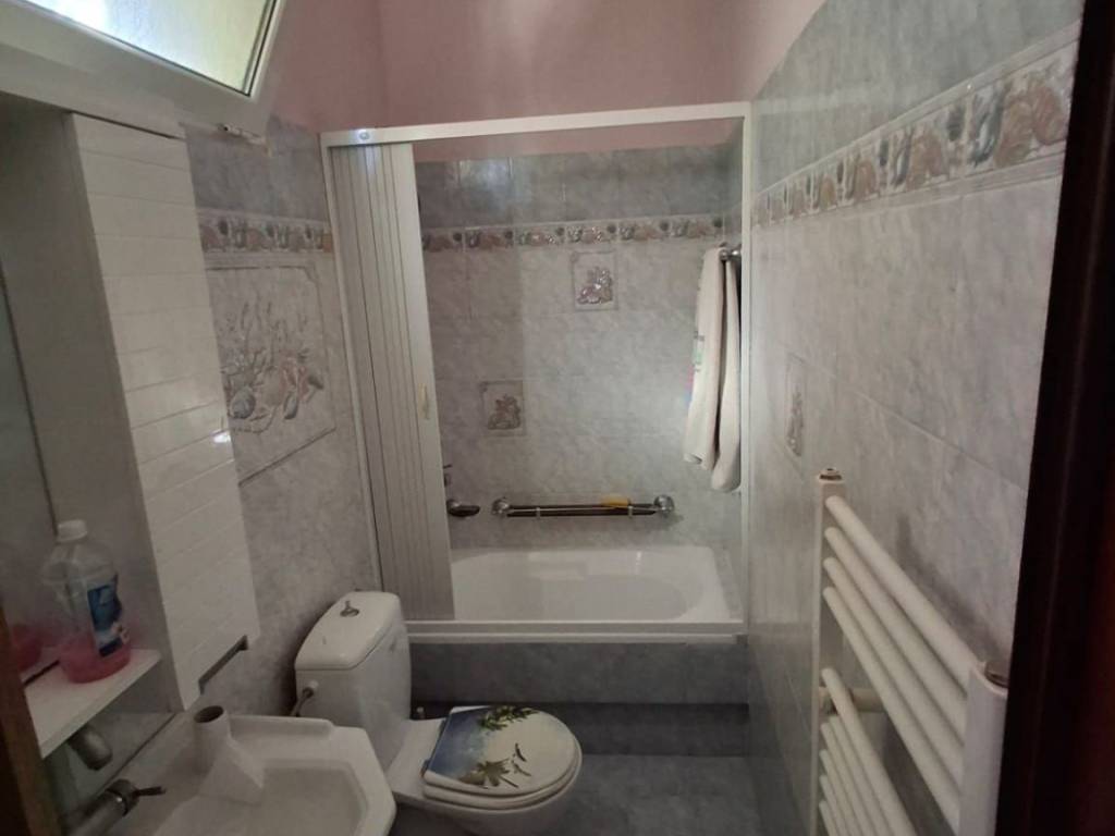 Μπάνιο Ισογείου