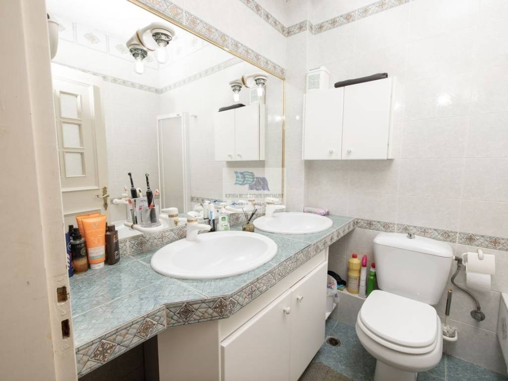 FULL BATHROOM WITH BATHTUB
