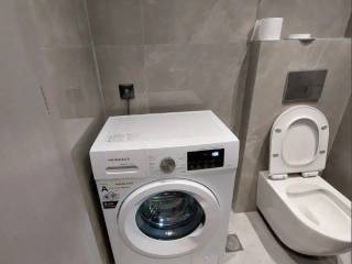 Forumland Real Estate, Μπάνιο