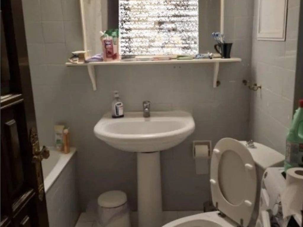 Forumland Real Estate, Μπάνιο