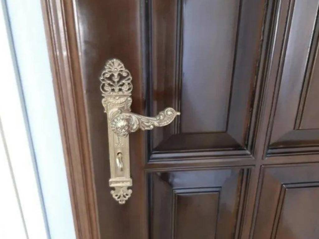 Forumland Real Estate, Είσοδος