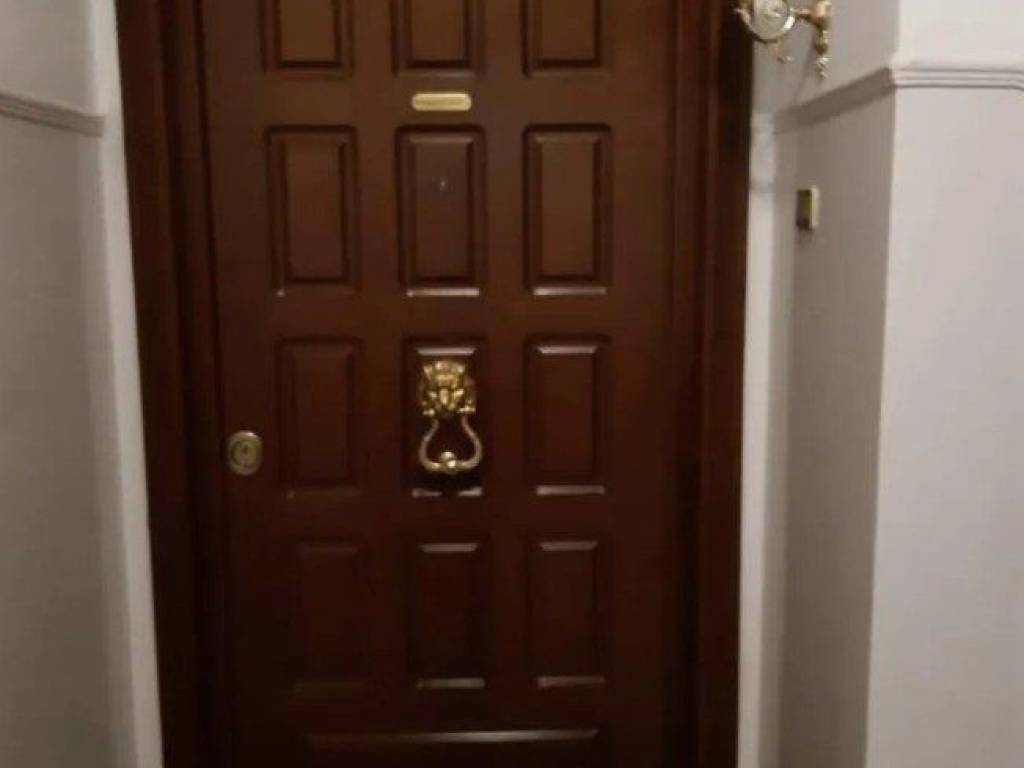 Forumland Real Estate, Είσοδος