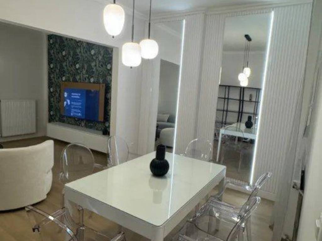 Forumland Real Estate, Τραπεζαρία