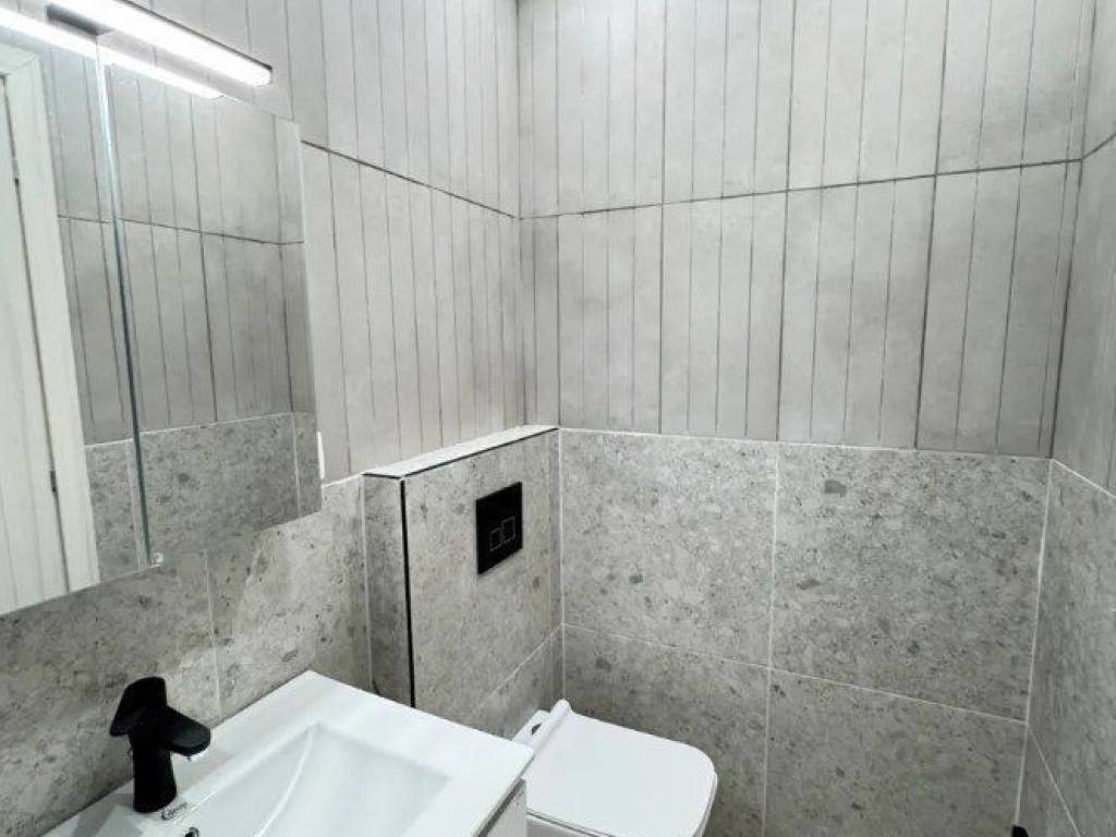 Forumland Real Estate, Μπάνιο