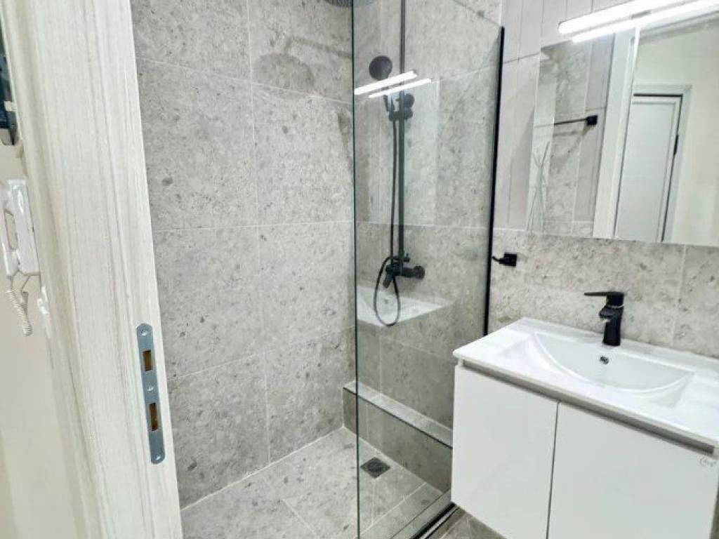 Forumland Real Estate, Μπάνιο