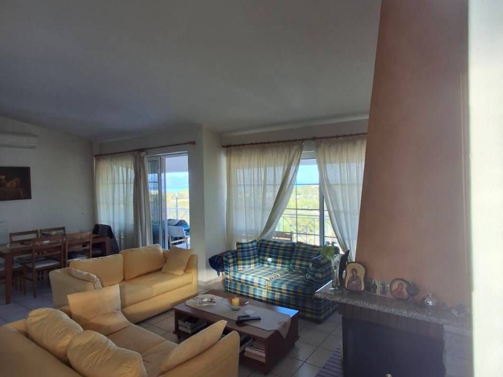 Σαλόνι με θέα θάλασσα