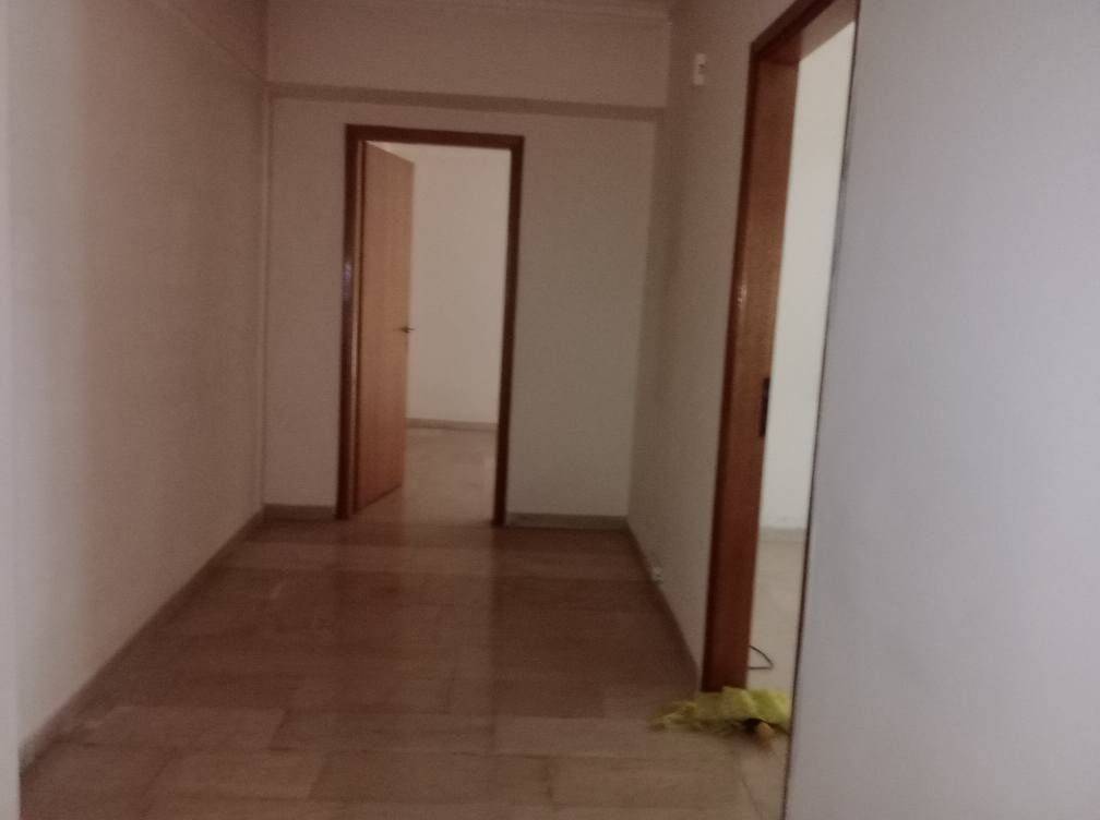 υποδοχή όπου φαίνονται οι 2 κύριοι χώροι