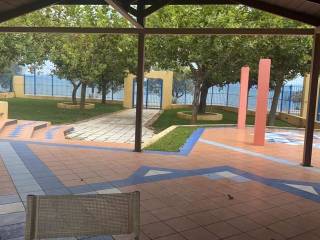 detached house of 220 sq m on two levels on its own plot of