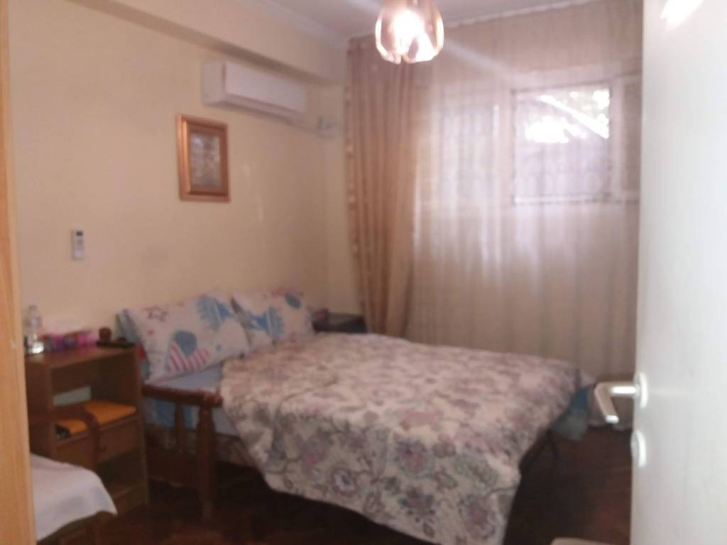 PHOTEINO DOMATIO KONTA PLATEIA AGIOY GEORGIOY