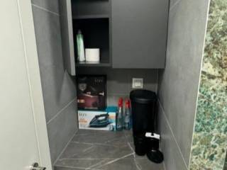 Forumland Real Estate, Μπάνιο