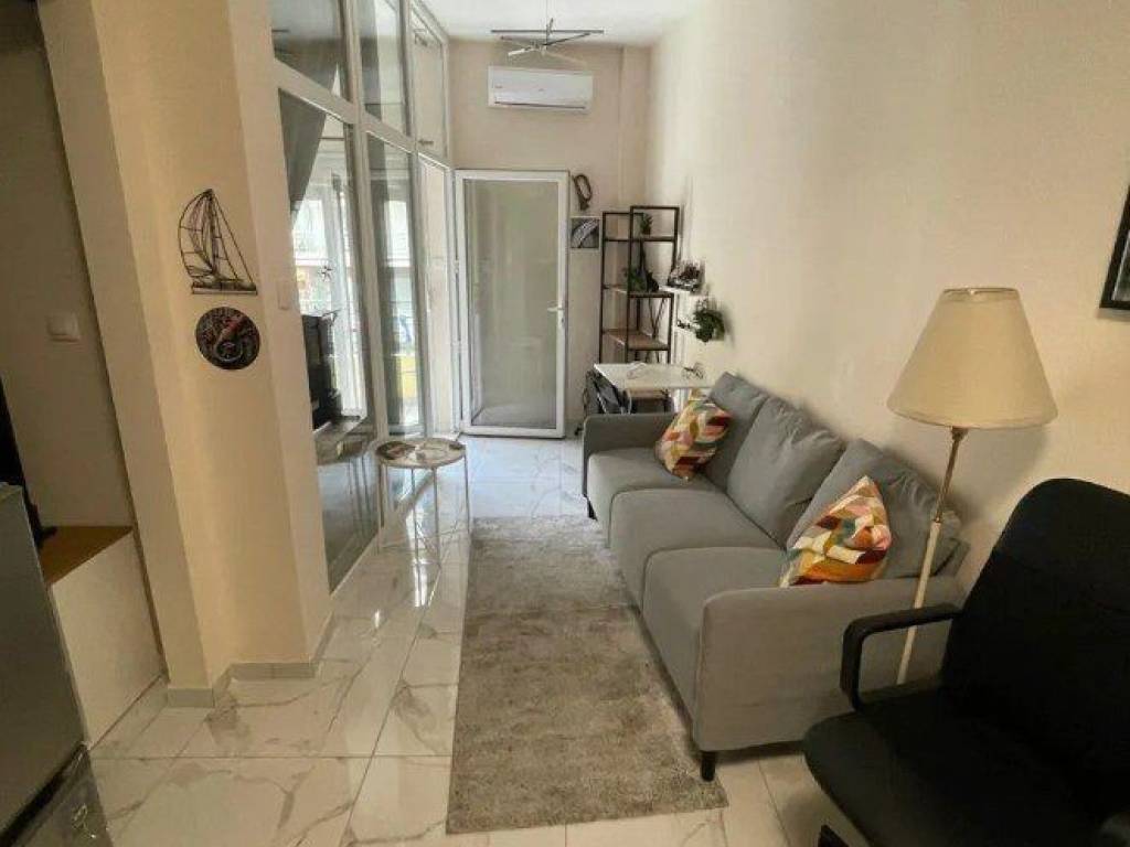 Forumland Real Estate, Σαλόνι