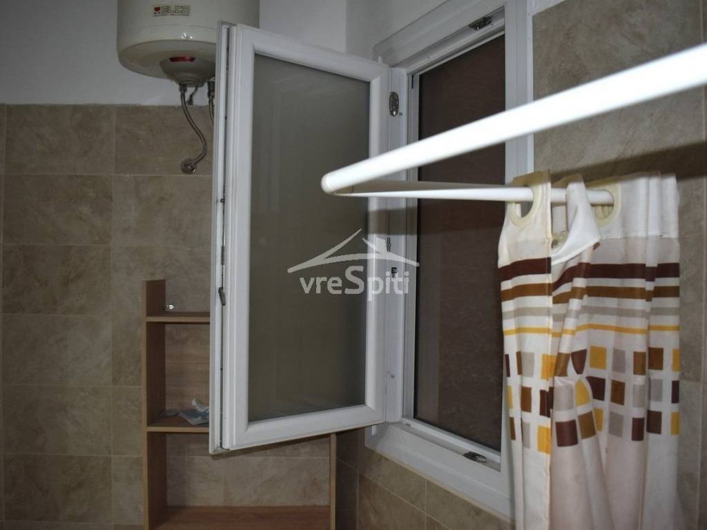 ΠΑΡΑΘΥΡΟ ΛΟΥΤΡΟΥ