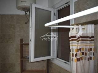 ΠΑΡΑΘΥΡΟ ΛΟΥΤΡΟΥ