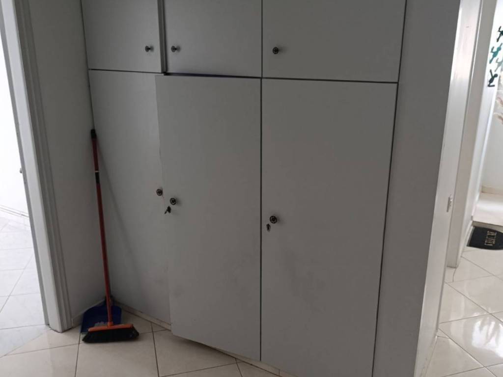 ΝΤΟΥΛΑΠΑ ΣΤΟ ΧΩΛ