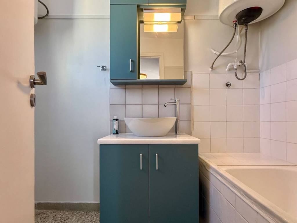 exarcheia_residential_studio_for_rent