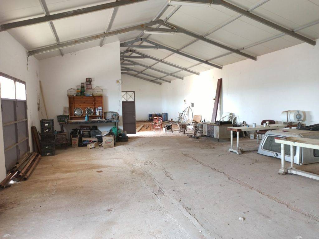 TMEMA APO TO ESOTERIKO TOY KTERIOY