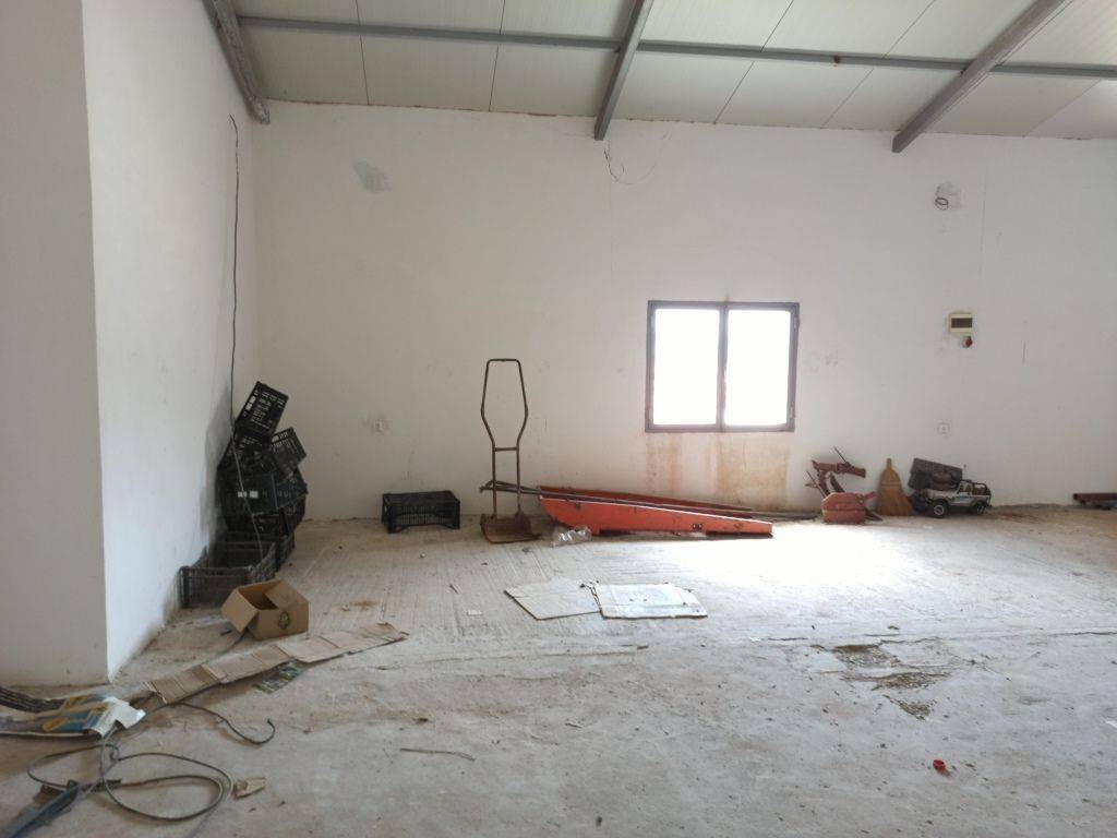 TMEMA APO TO ESOTERIKO TOY KTERIOY