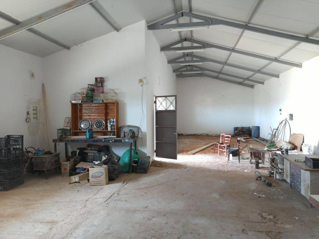 TMEMA APO TO ESOTERIKO TOY KTERIOY