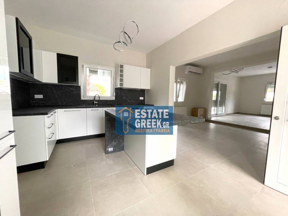 ★ Ανακαίνιση 2025 ★ Άμεσα διαθέσιμη ★ 2 υπνοδωμάτια + 2 μπάνια ★ 