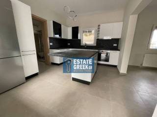 ★ Ανακαίνιση 2025 ★ Άμεσα διαθέσιμη ★ 2 υπνοδωμάτια + 2 μπάνια ★ 