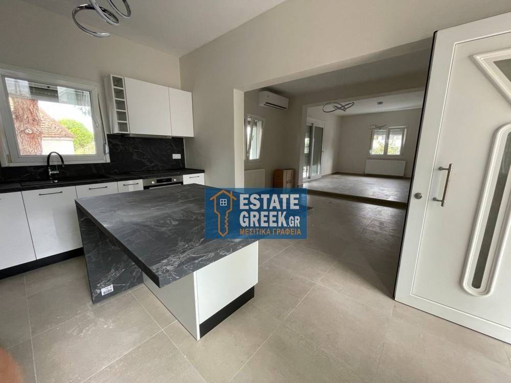 ★ Ανακαίνιση 2025 ★ Άμεσα διαθέσιμη ★ 2 υπνοδωμάτια + 2 μπάνια ★ 