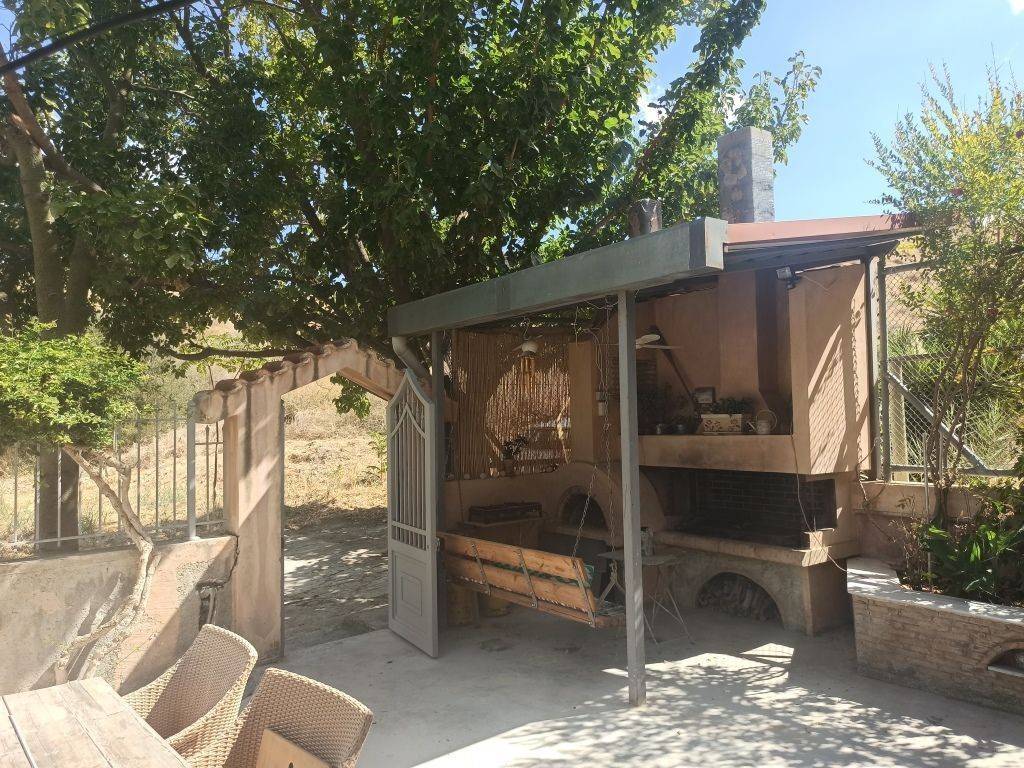 TMEMA TOY PERIBALLONTOS CHOROY