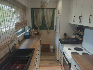 E KOYZINA STO ISOGEIO