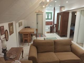 ENIAIOS CHOROS SALONI TRAPEZARIA STON PROTO OROPHO-SOPHITA