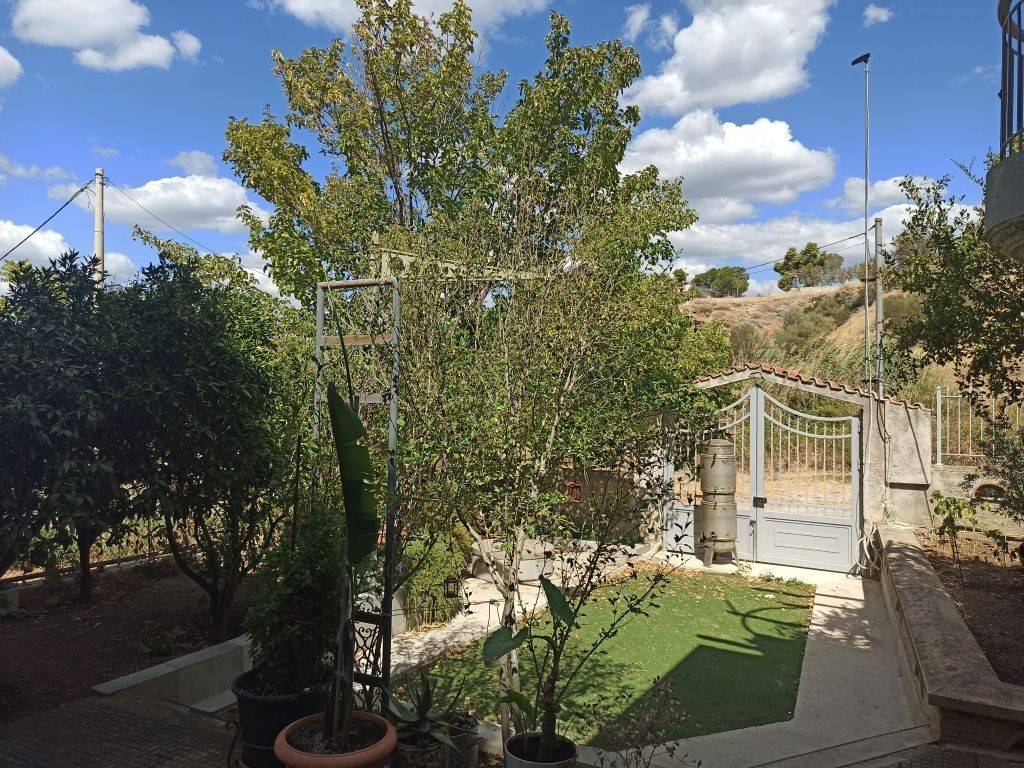 TMEMA TOY PERIBALLONTOS CHOROY