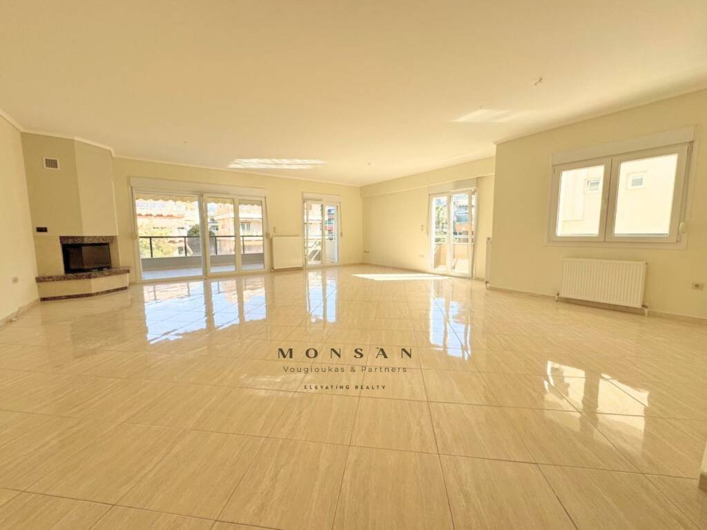 SALONI ME ENERGEIAKO TZAKI