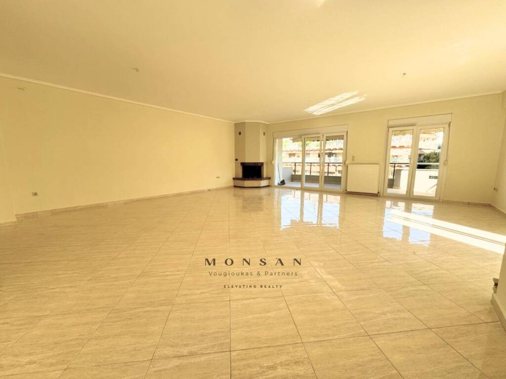 SALONI ME ENERGEIAKO TZAKI