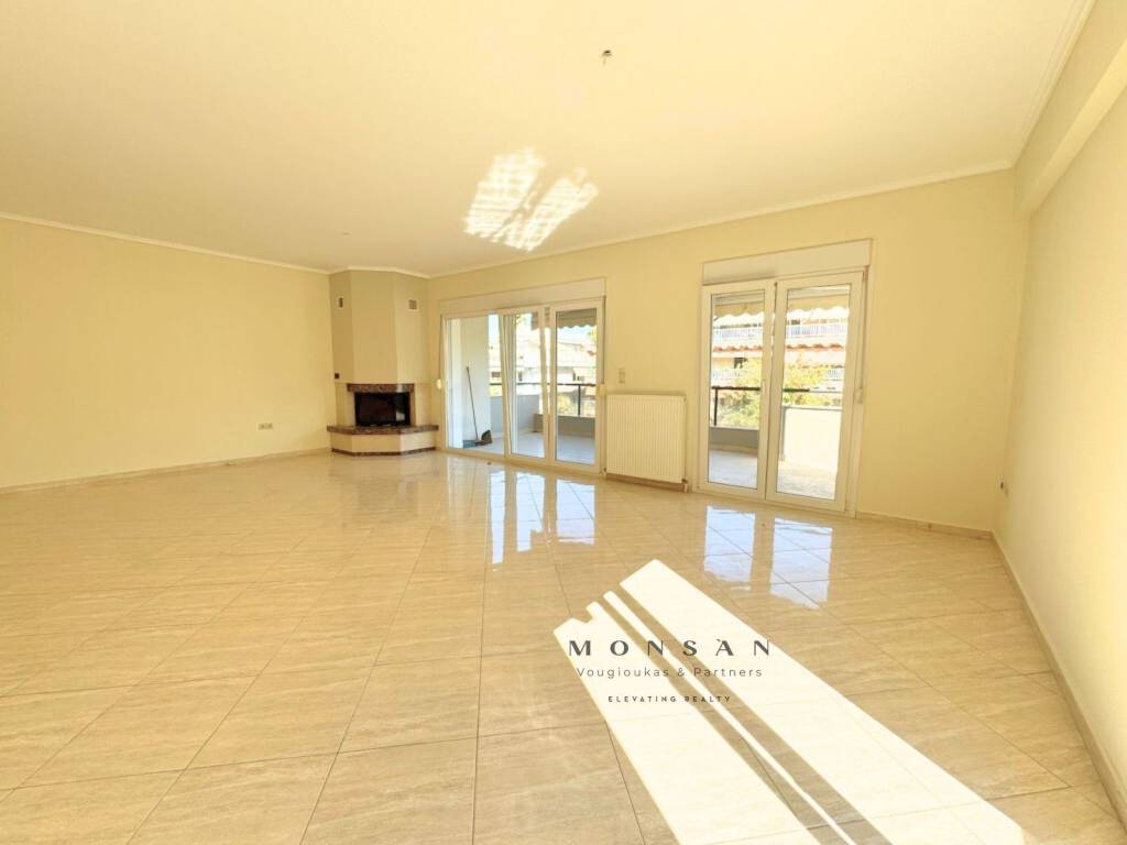 SALONI ME ENERGEIAKO TZAKI