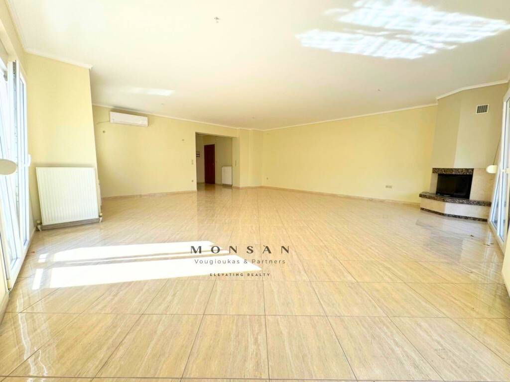 SALONI ME ENERGEIAKO TZAKI