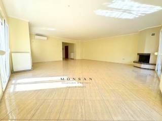 SALONI ME ENERGEIAKO TZAKI