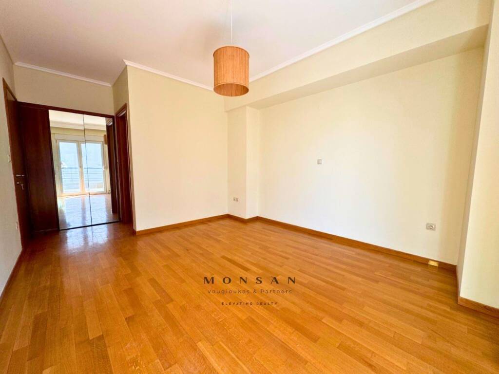 A&#039; YPNODOMATIO MASTERBEDROOM