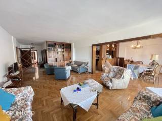 Forumland Real Estate, Σαλόνι