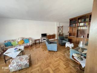 Forumland Real Estate, Σαλόνι