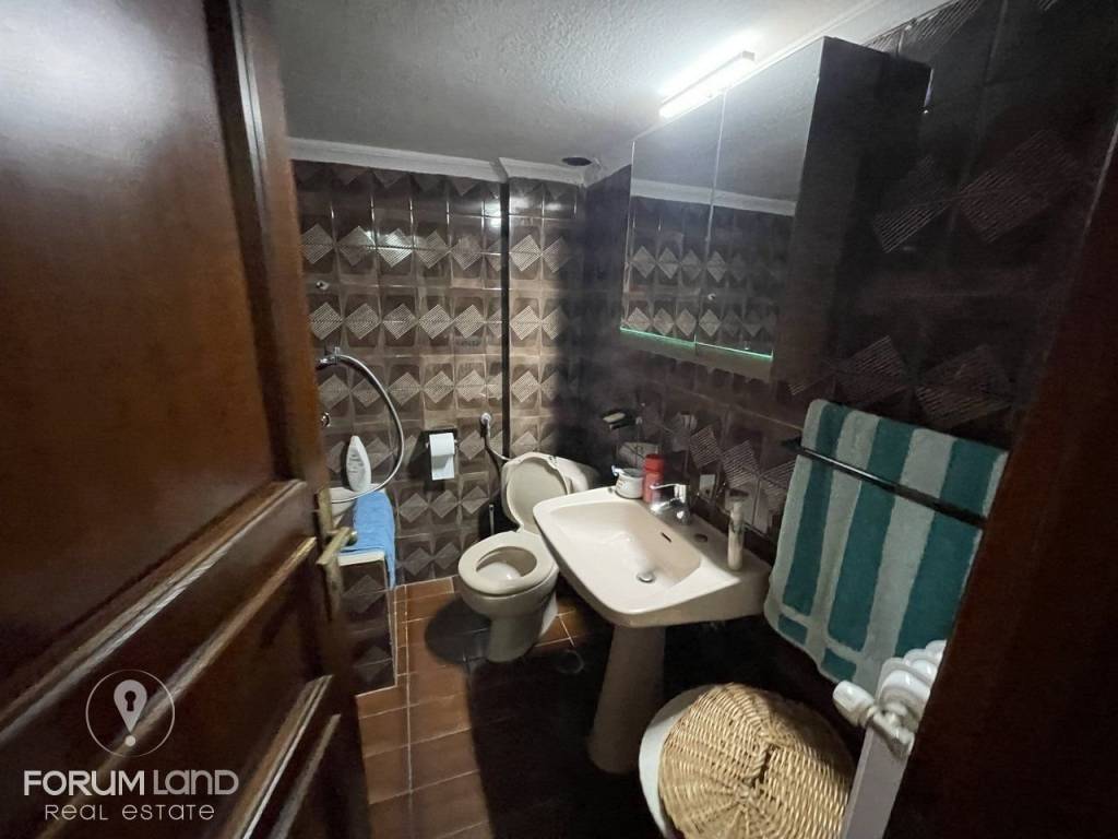 Forumland Real Estate, Μπάνιο