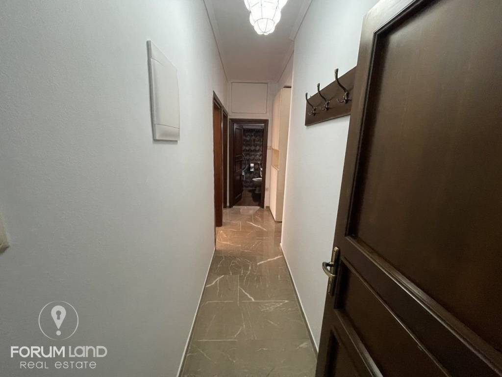 Forumland Real Estate, Διάδρομος