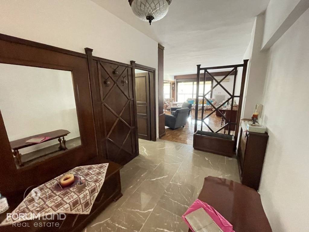 Forumland Real Estate, Διάδρομος