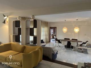 Forumland Real Estate, Σαλόνι με τζάκι