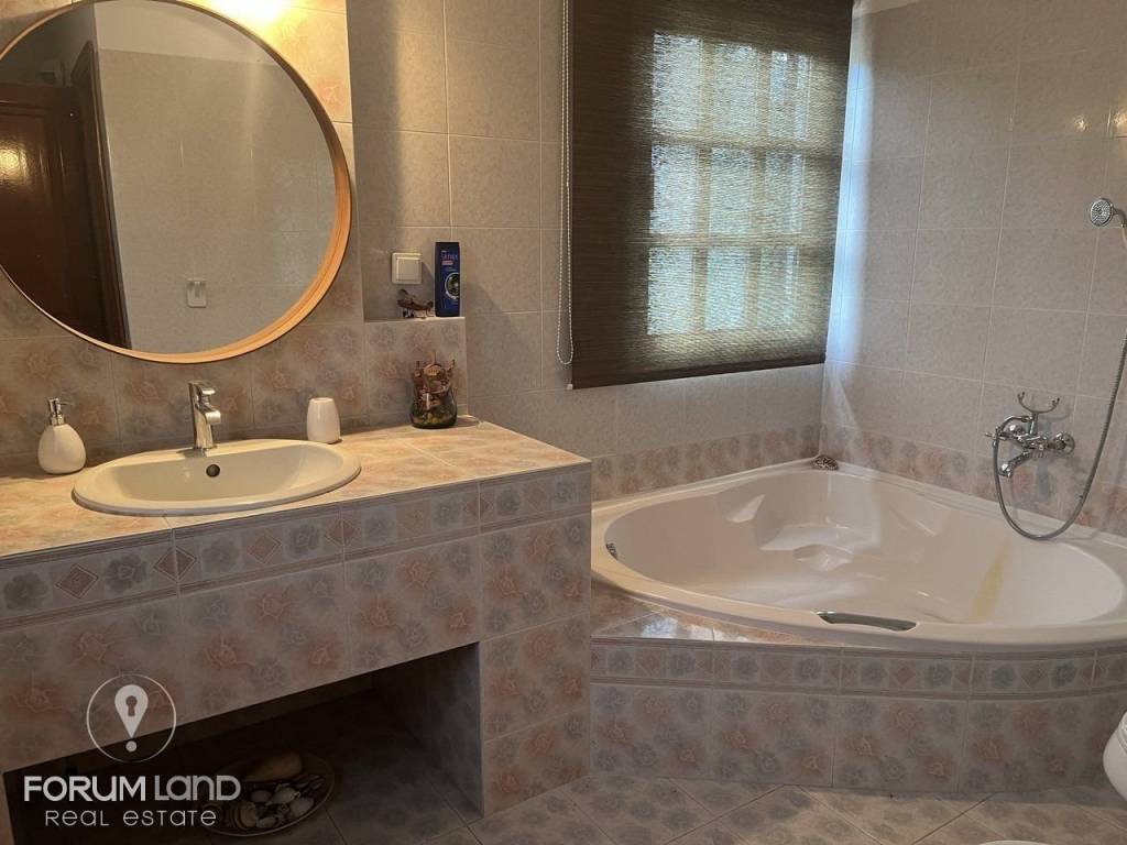 Forumland Real Estate, Mpanio