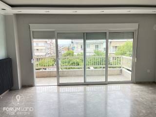 Forumland Real Estate, Σαλόνι