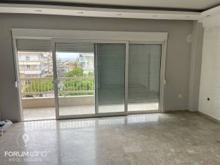 Forumland Real Estate, Σαλόνι