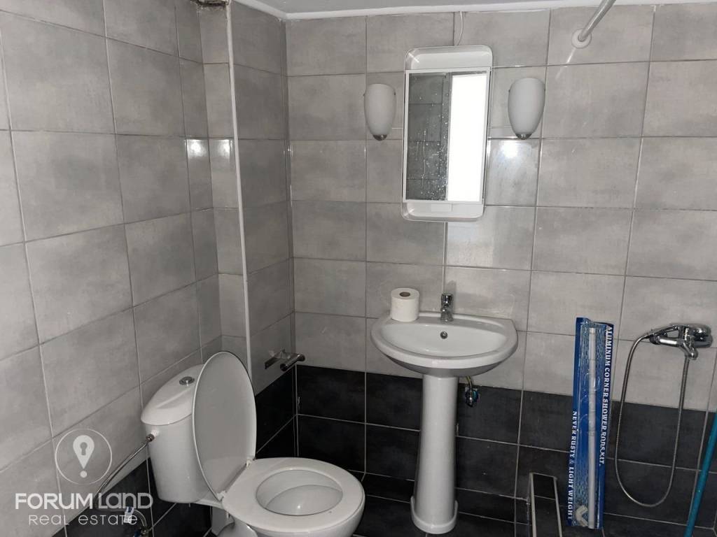 Forumland Real Estate, Μπάνιο