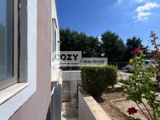 εξωτερικη είσοδος υπογειου